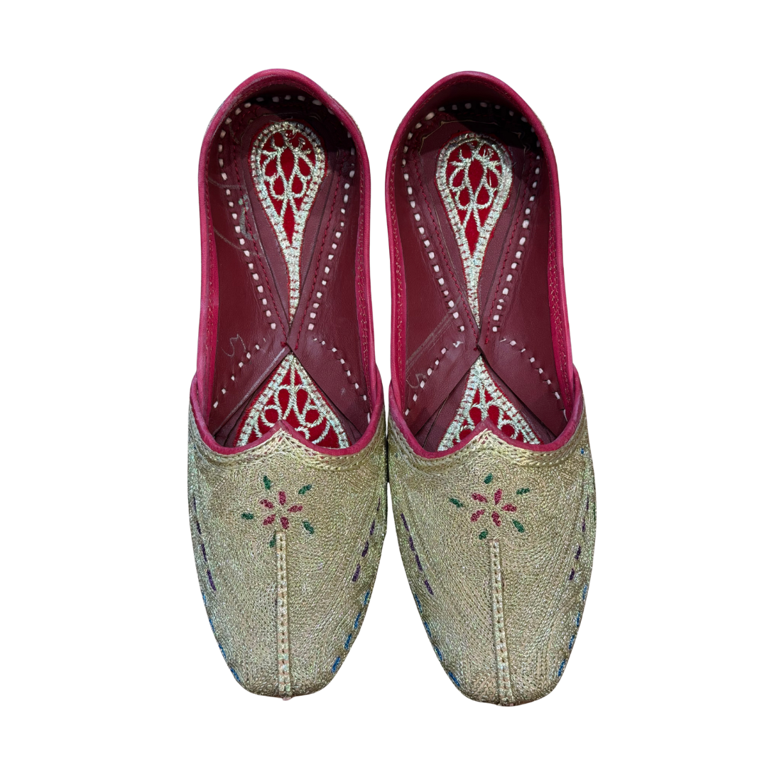 PAKISTANI TILLA JUTTI