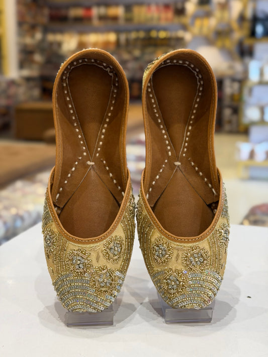 GOLDEN DABKA JUTTI