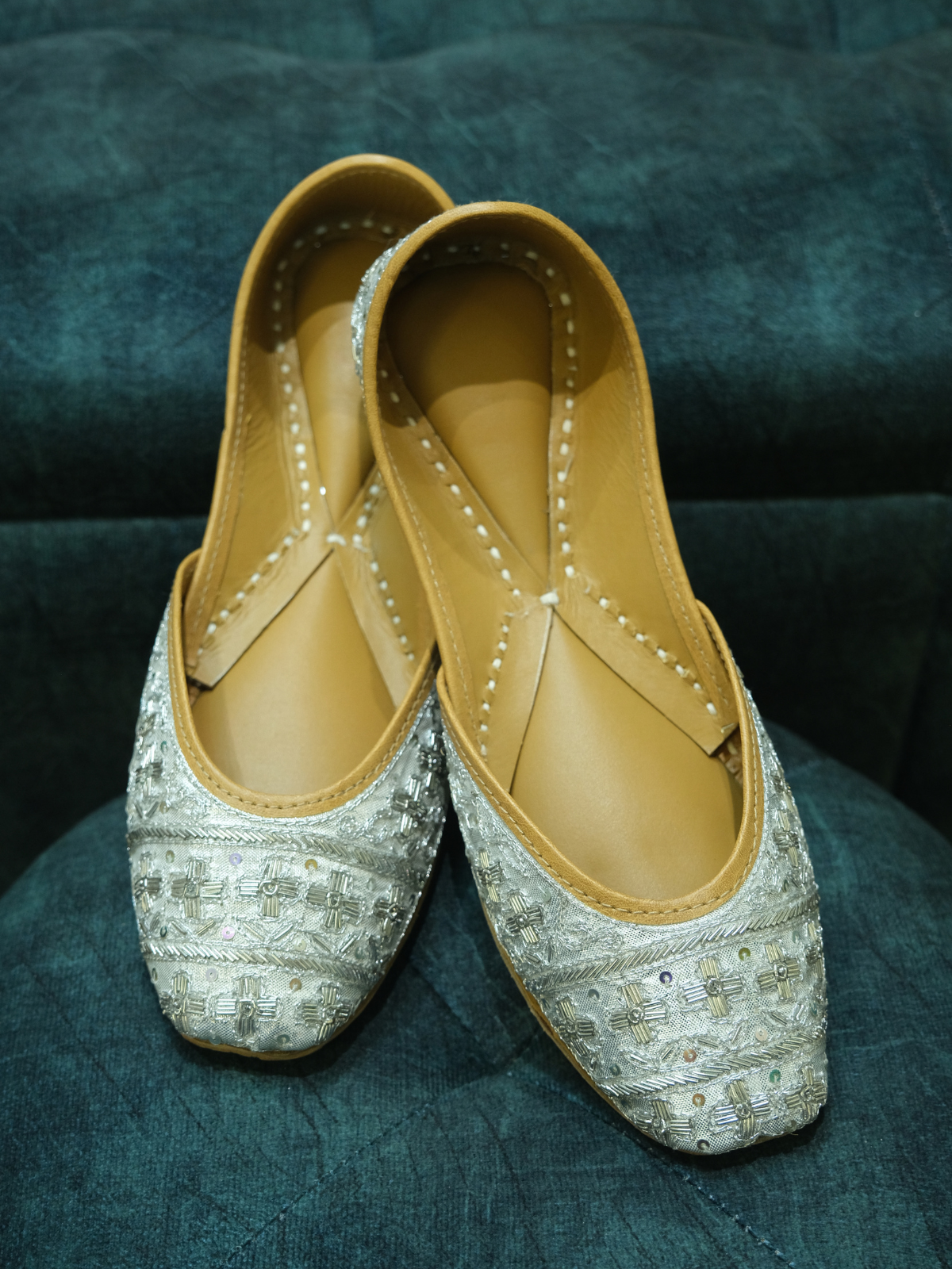 SILVER JUTTI