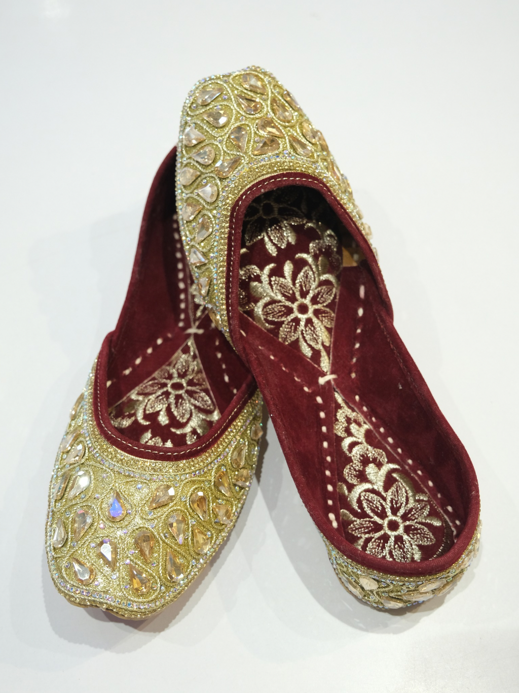 GOLDEN KUNDAN JUTTI