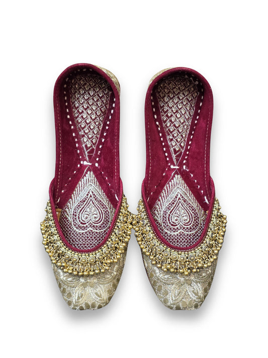 TILLA GHUNGROO JUTTI