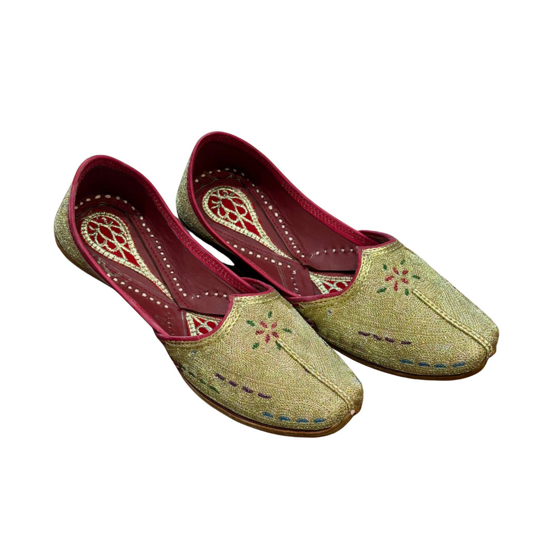 PAKISTANI TILLA JUTTI