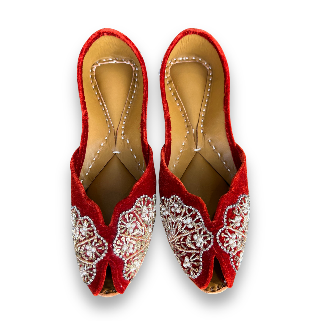 RED KASOORI JUTTI