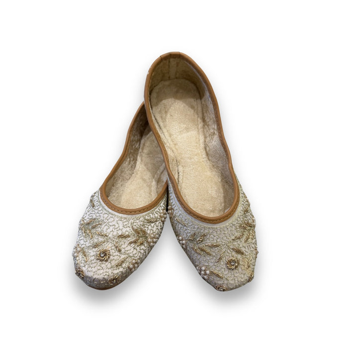 WHITE DABKA JUTTI