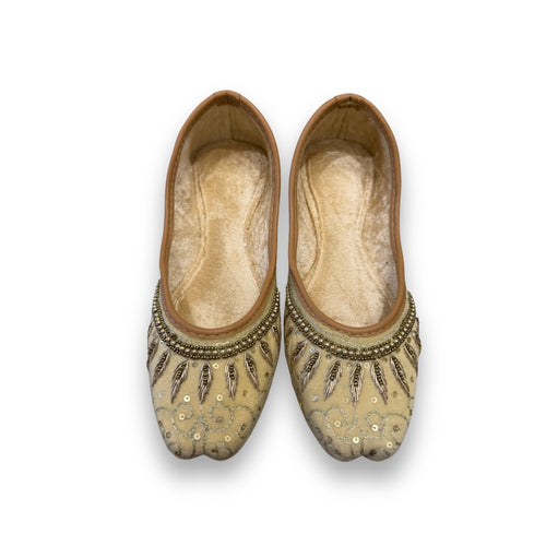 GOLDEN VELVET JUTTI