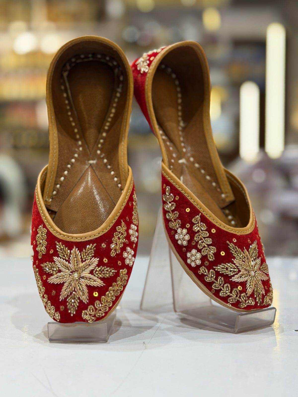 RED DABKA JUTTI