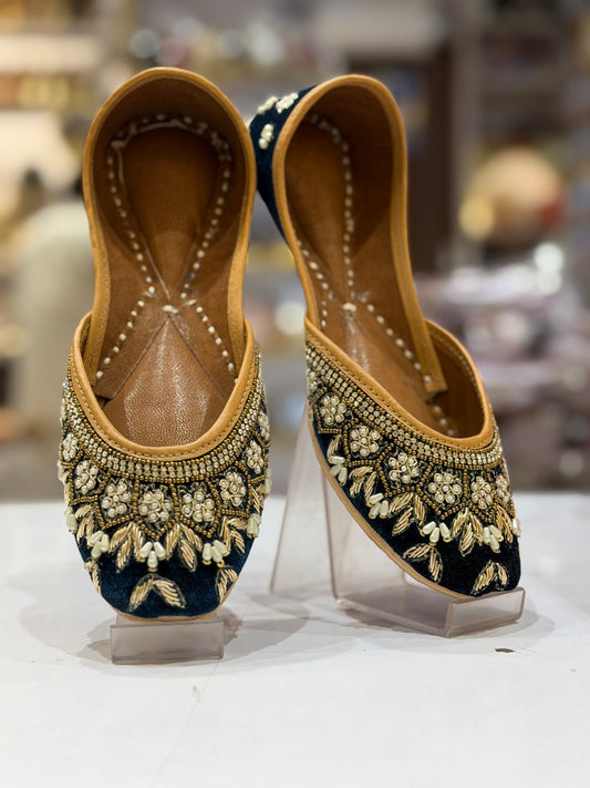 HANDWORK PUNJABI JUTTI