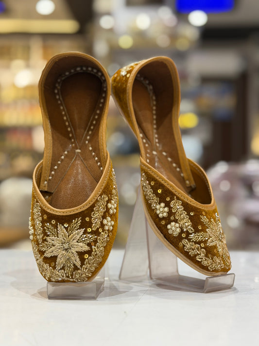 MUSTARD PUNJABI JUTTI