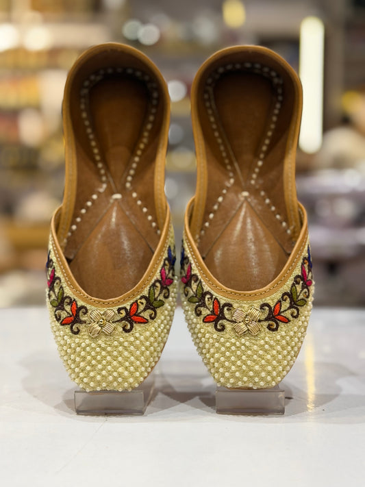 GOLDEN MULTI PUNJABI JUTTI