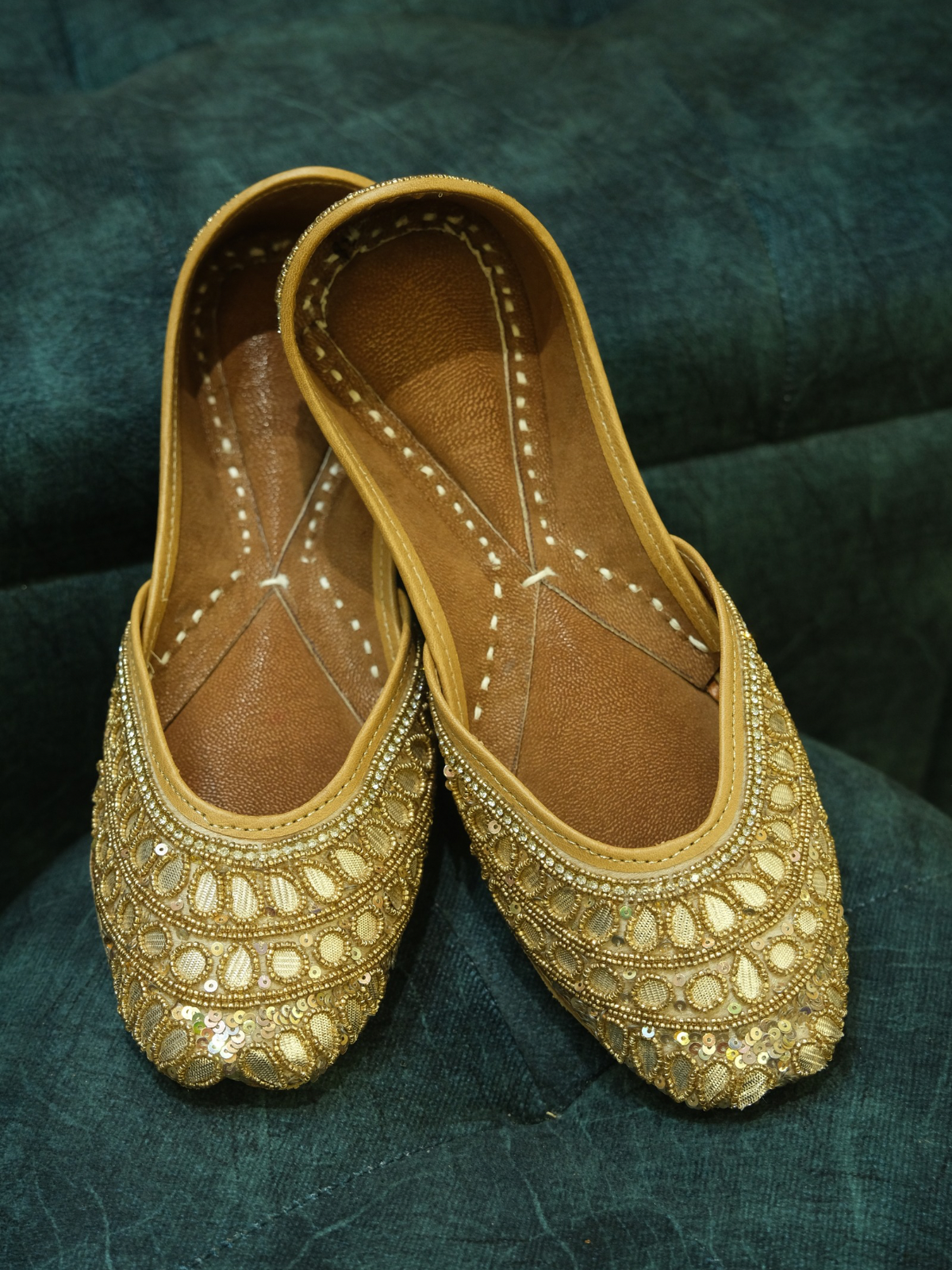 GOLDEN JUTTI