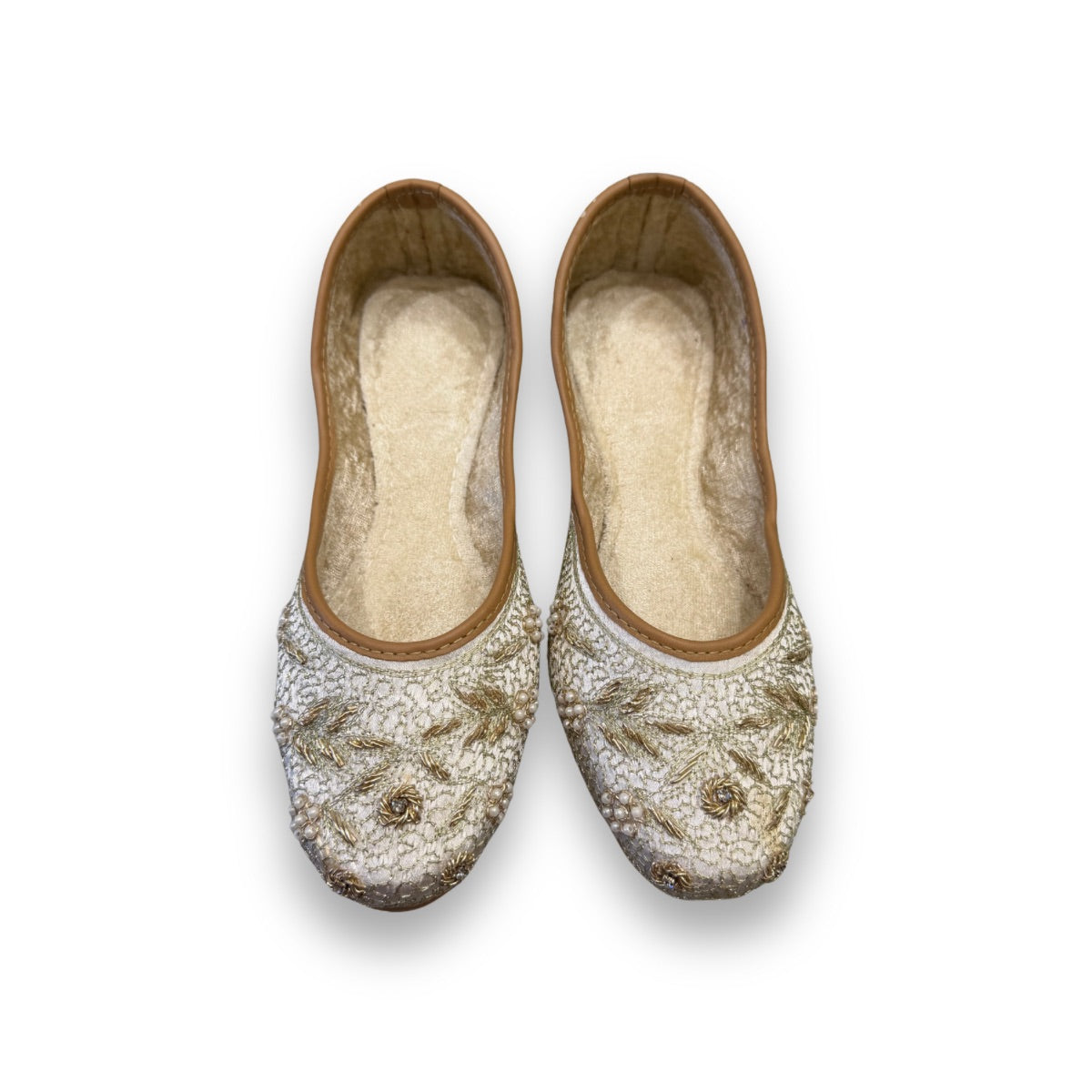 WHITE DABKA JUTTI