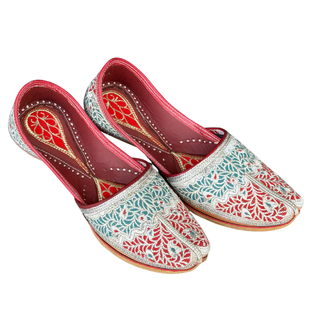 PAKISTANI TILLA JUTTI