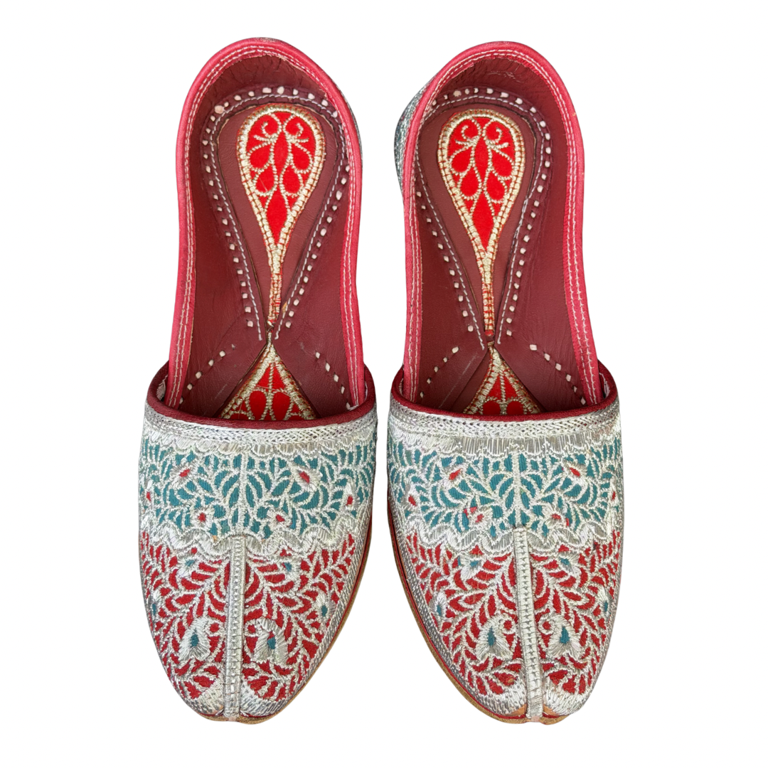 PAKISTANI TILLA JUTTI