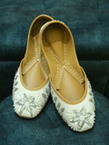WHITE SILVER PEARL JUTTI