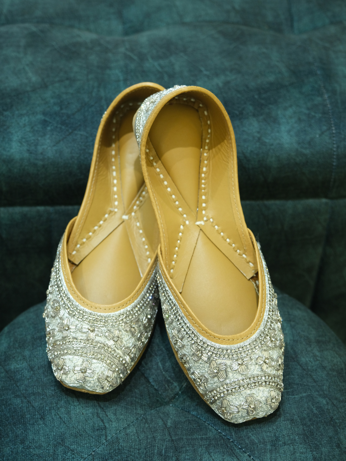 SILVER JUTTI