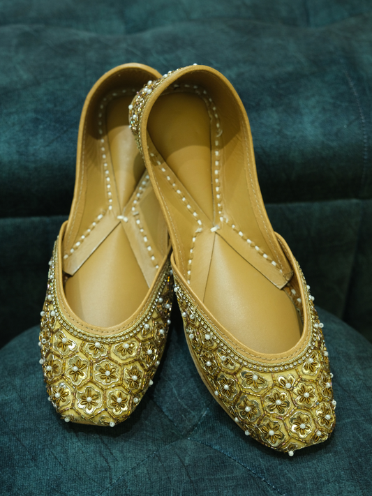 GOLDEN JUTTI