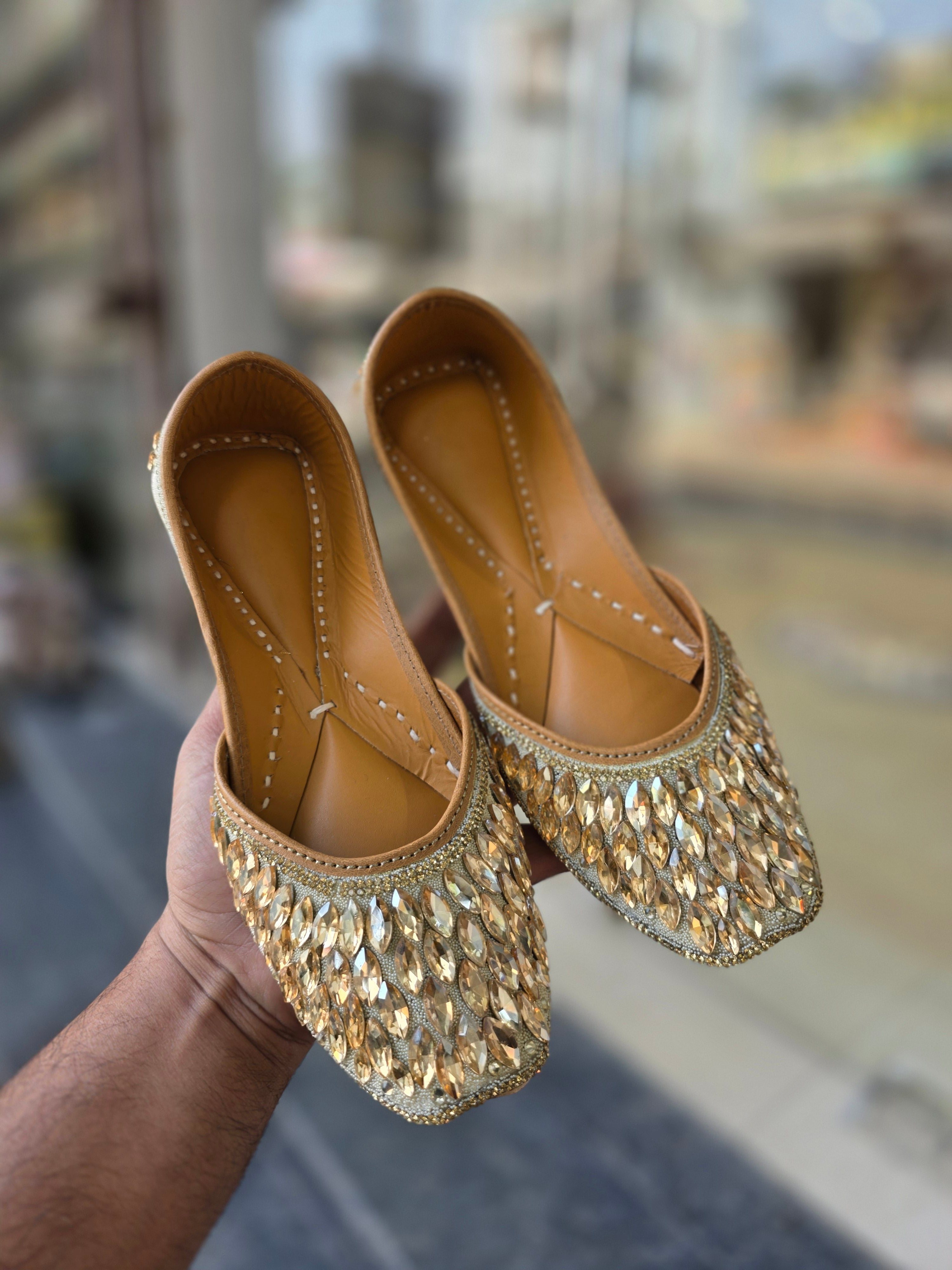 GOLDEN KUNDAN