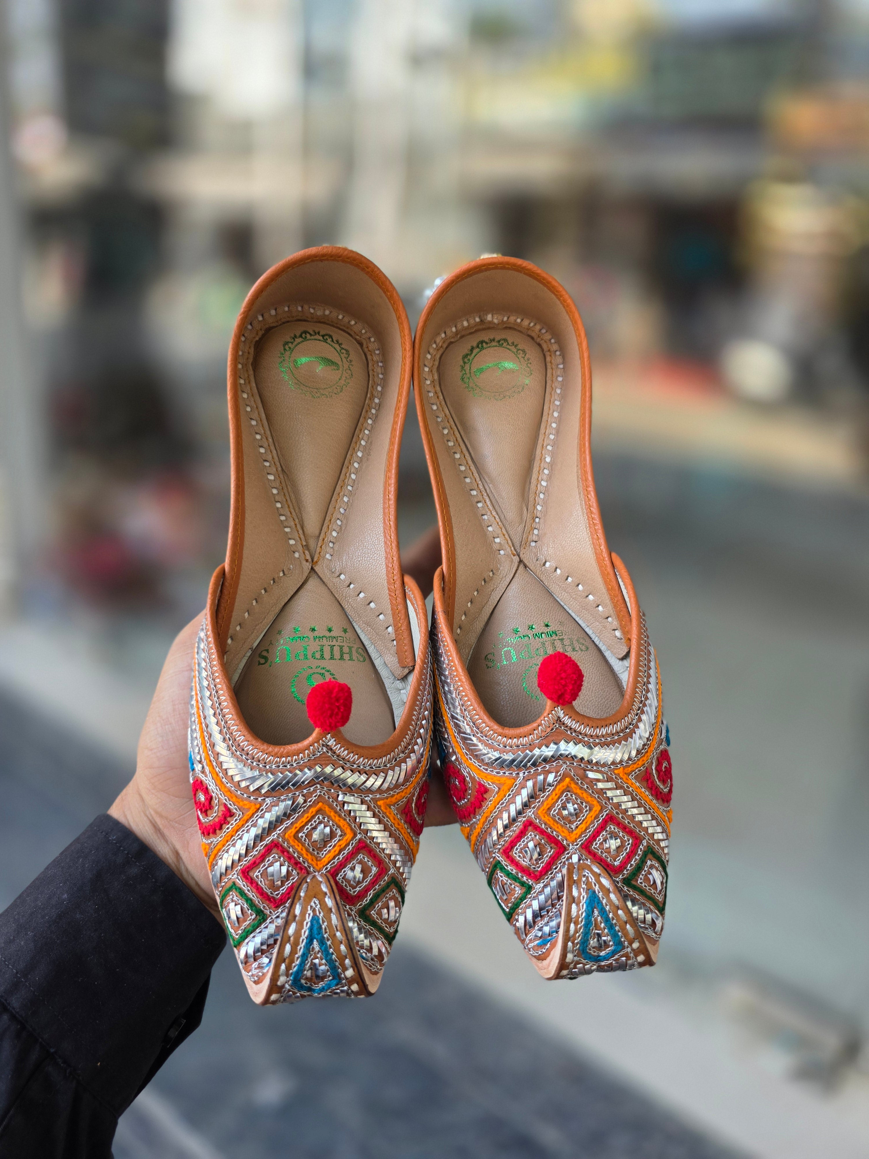 PAKISTANI  MUKAISH JUTTI