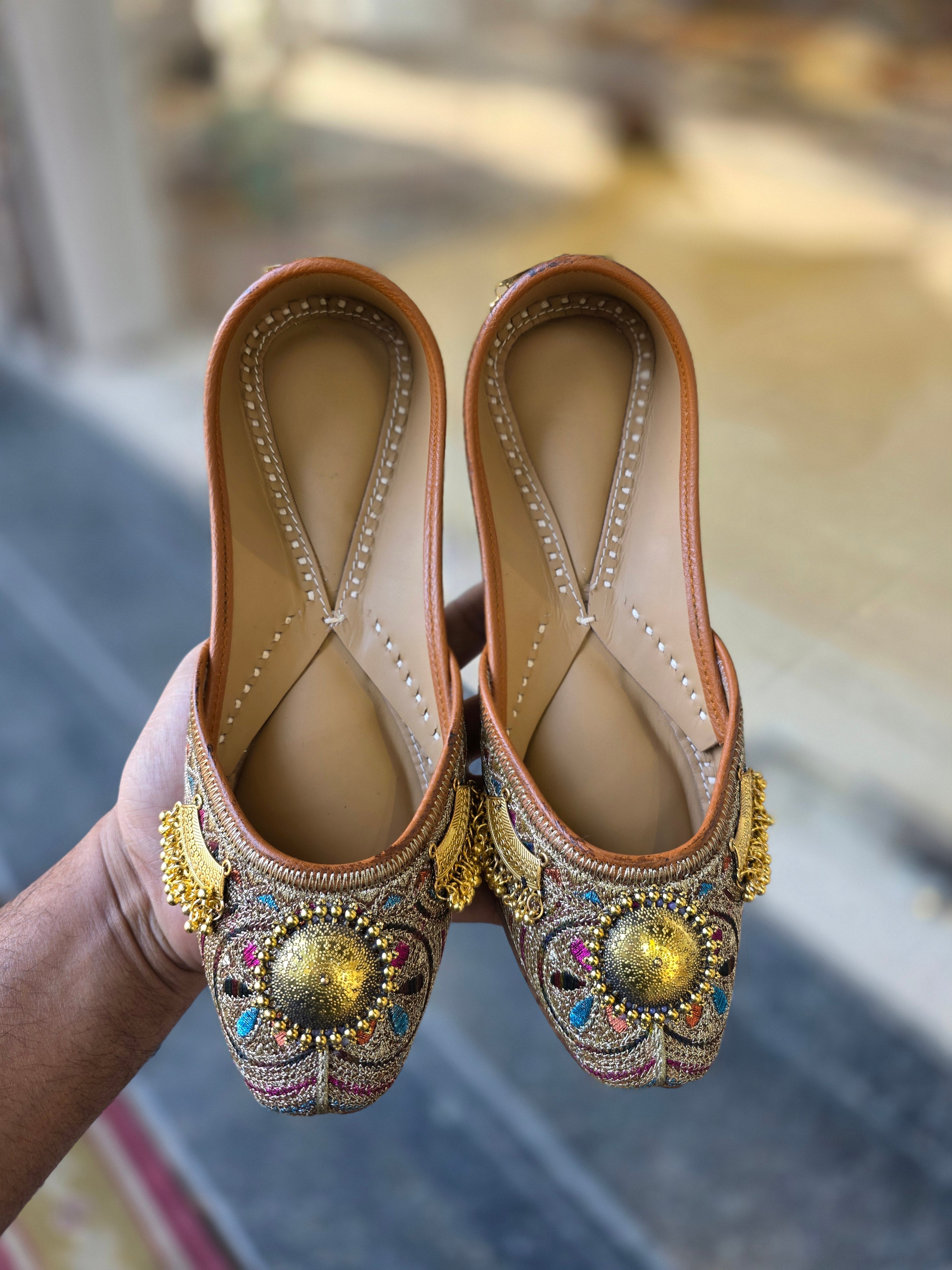 ACCESSORIE  AARI JUTTI